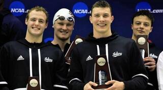 תומר פרנקל על הפודיום