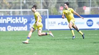 אורי עזו חוגג