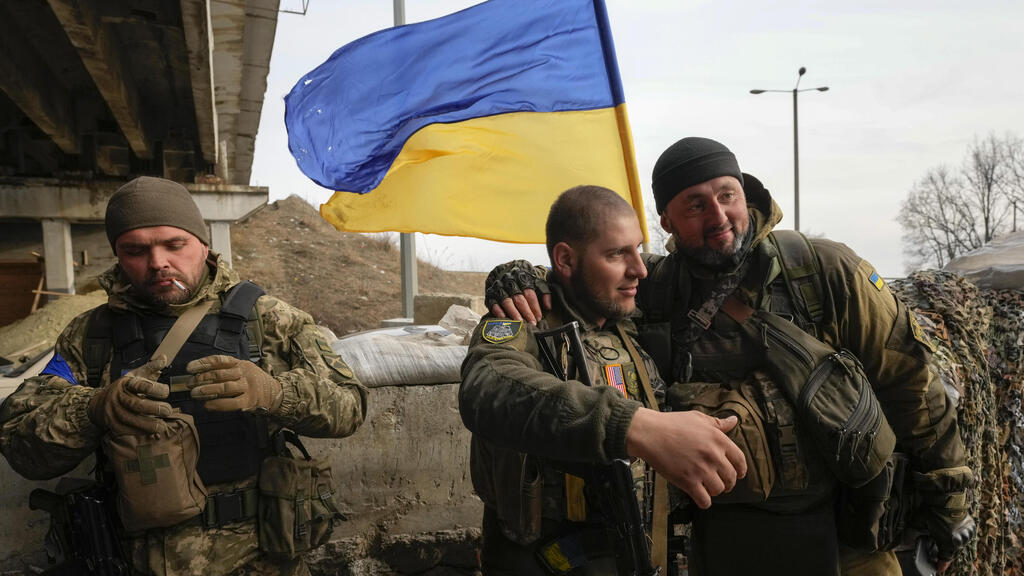 חיילים אוקראינים בקו החזית ליד חרקוב