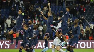 שחקני פ.ס.ז' חוגגים