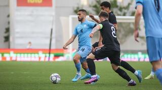 עילאי אלמקייס בפעולה