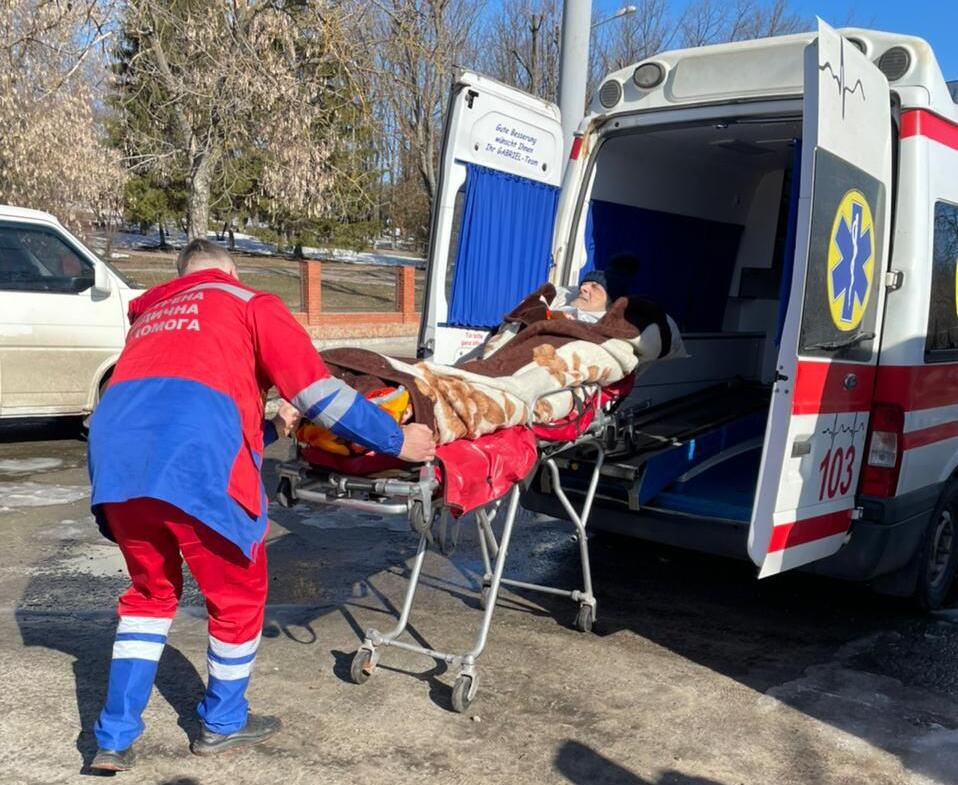 Дядю Вики транспортируют в амбулансе (Фото: частный архив) Дядю Вики транспортируют в амбулансе