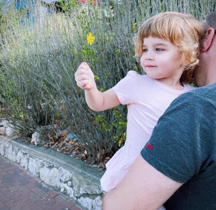 Ариэль Рудюк на руках у папы (Фото из семейного архива) Ариэль Рудюк