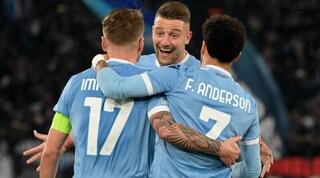 שחקני לאציו חוגגים