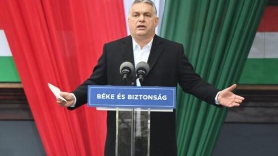 Hungarian Prime Minister Viktor Orban speaks on stage during the closing campaign session of the Fidesz party, April 1, 2022 
