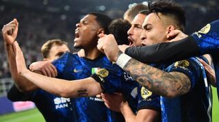 שחקני אינטר חוגגים