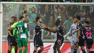 גרינפלד מוציא אדום לאספרייה