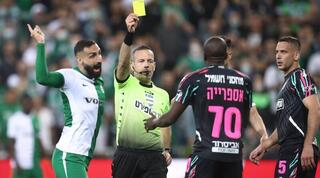 הרגע שהחל עוד סערת שיפוט בין מכבי חיפה להפועל באר שבע