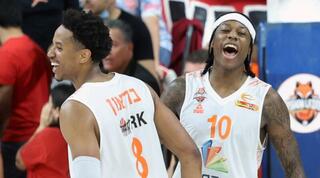 שחקני ראשון לציון חוגגים