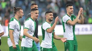 שחקני מכבי חיפה חוגגים