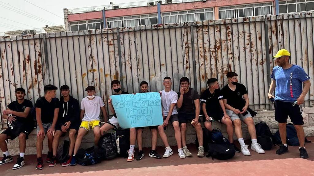 ילדי בית צפאפא איחלו 'פסח שמח', בגימנסיה השיבו: רמאדן כרים!