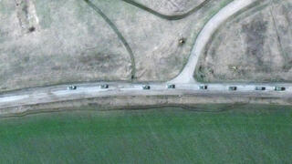 צילום לוויין שיירה של כלי רכב משוריינים באוקראינה