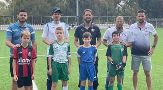 מאמני הקבוצות הבוקר עם הקפטנים