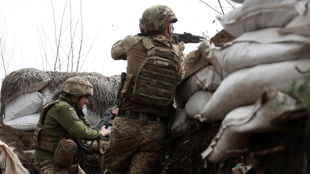 חיילים אוקראינים בלוהנסק