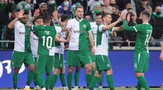 שחקני מכבי חיפה חוגגים