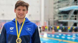 מירון חרותי עם המדליה