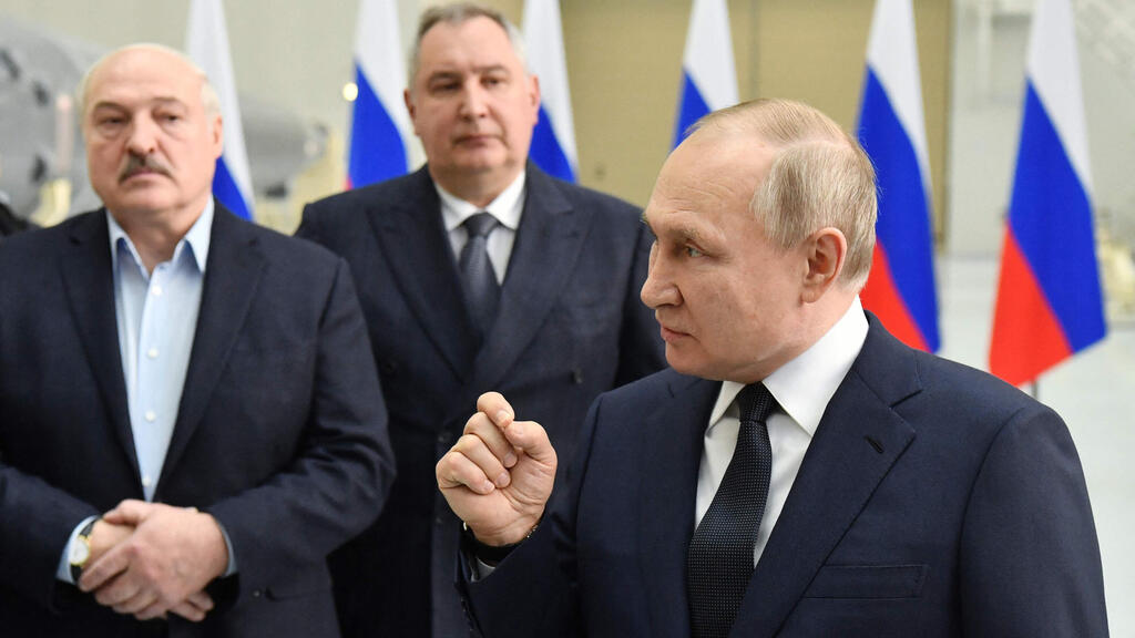 נשיא רוסיה ולדימיר פוטין נפגש עם רודן בלארוס אלכסנדר לוקשנקו ב קוסמודרום ווסטוצ'ני במזרח הרחוק של רוסיה 