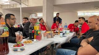 ביקור הפועל ת"א בבית משפחת מורד