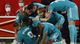 שחקני ריאל מדריד חוגגים עם קארים בנזמה