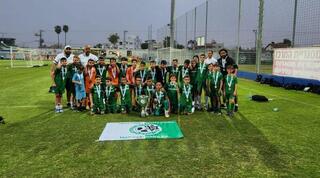 שחקני מכבי חיפה טרום א' חוגגים זכייה בגביע