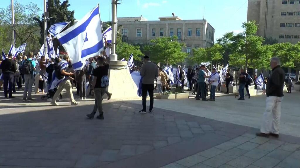 מצעד הדגלים בירושלים יוצא לדרך