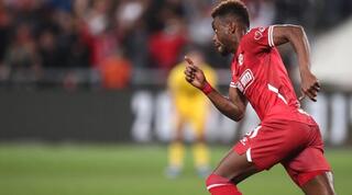 יוג'ין אנסה חוגג