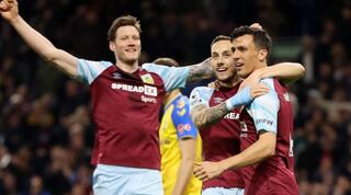 שחקני ברנלי חוגגים