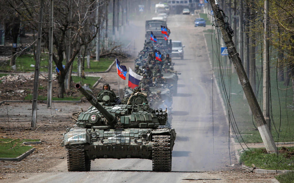 מריופול נגמשים ו טנקים  כוחות פר רוסים צבא רוסיה משבר מלחמה רוסיה אוקראינה 