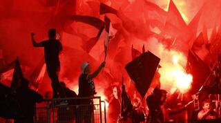 אוהדי פ.ס.ז'. המחאה ממשיכה