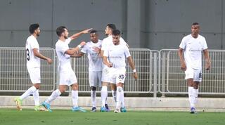 שחקני מ.ס אשדוד חוגגים