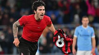 סנדרו טונאלי חוגג