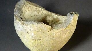 שבר של הכלי הכדורי-חרוטי שזוהה כמכיל חומר נפץ ואותר בירושלים