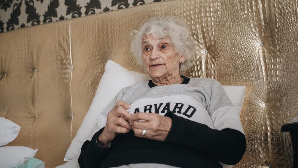 Holocaust Survivor Nanel Zelinsky 