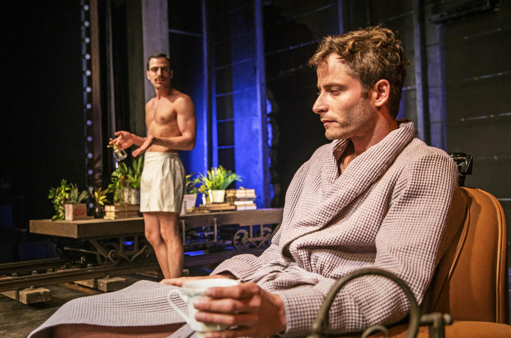 Спектакль "Кривые" (Фото: Зарар Алон) עקומים