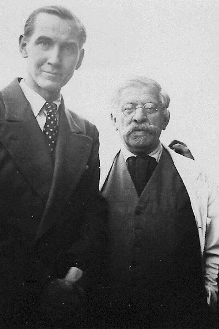 Доктор Магнус Хиршфельд (справа) и его спутник жизни Карл Гис (Фото: Институт Магнуса Хиршфельда) דוקטור מגנוס הירשפלד ובן זוגו קרל גיס