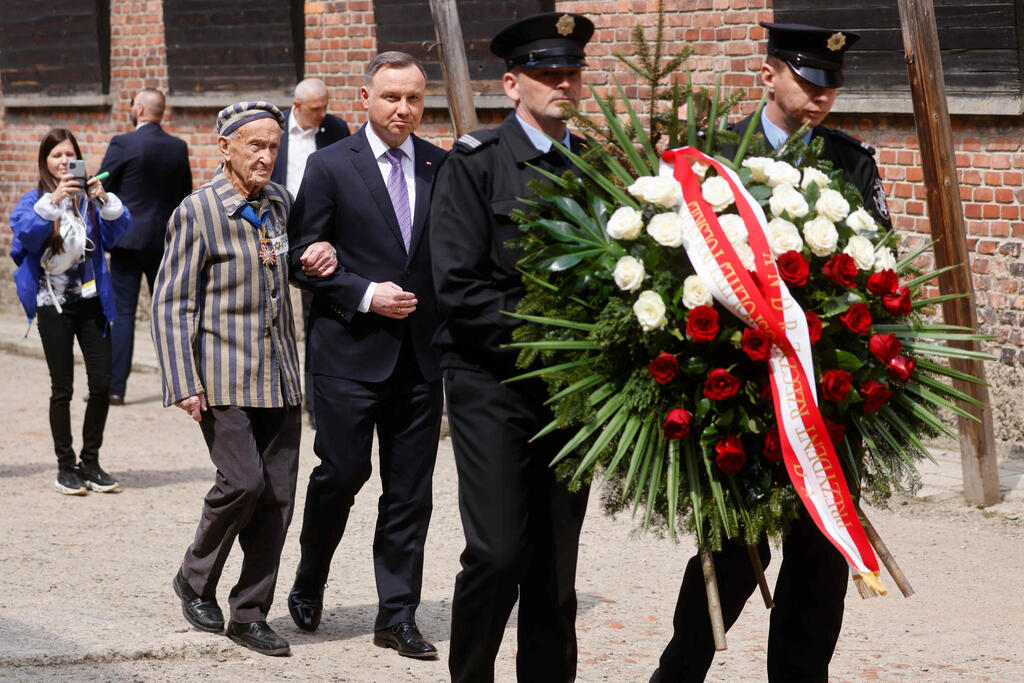 ניצול השואה  אדוארד מוסברג עם נשיא פולין אנדז'יי דודא 