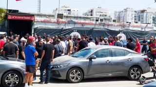 אוהד הפועל ת"א באימון