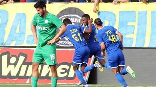 שחקני בני ריינה חוגגים