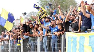 אוהדי בני ריינה חוגגים