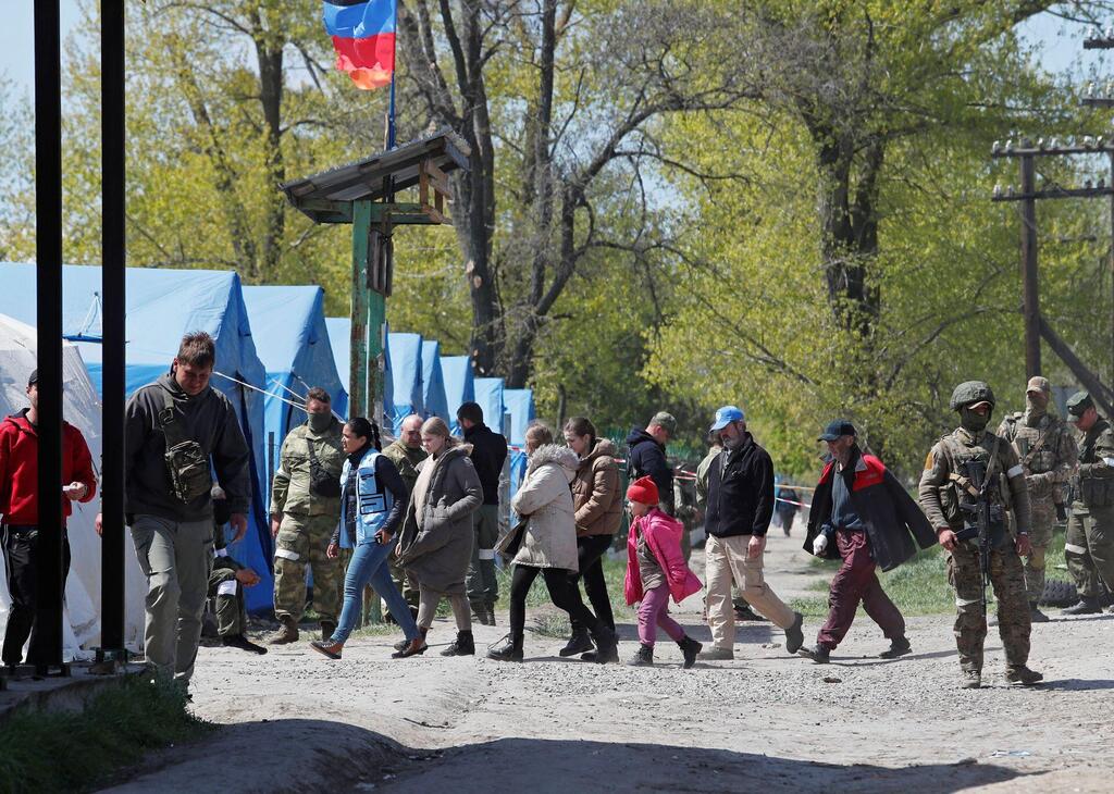 Civilians who left the area near Azovstal steel plant 