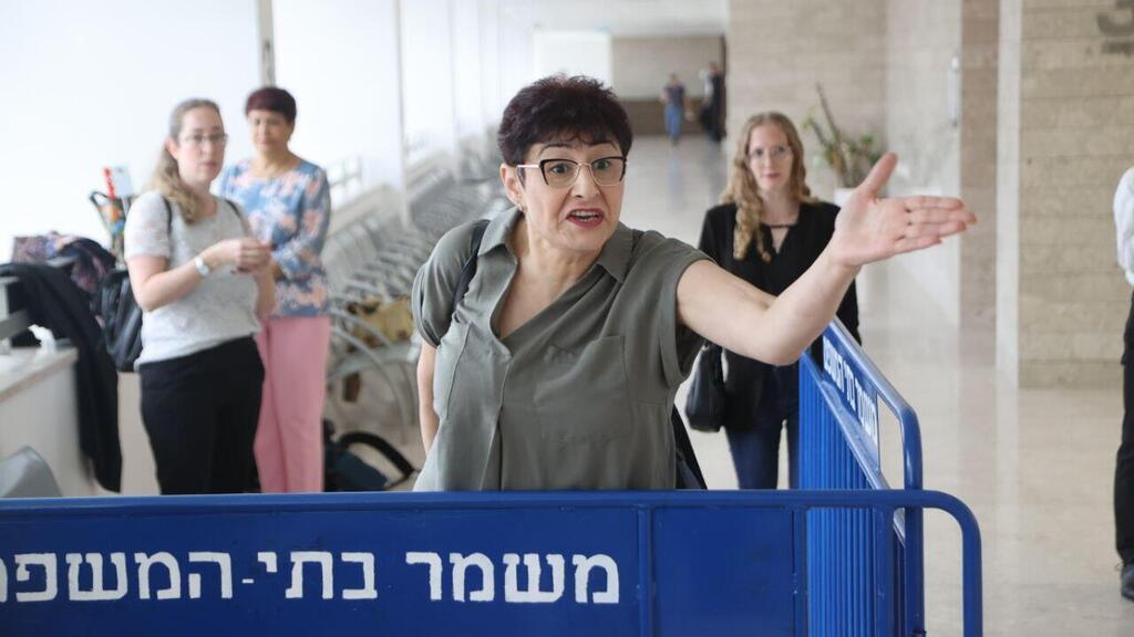 נלי דדבייב