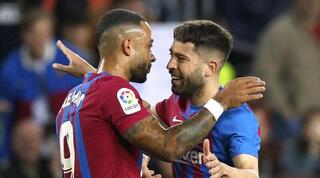 ממפיס דפאיי חוגג עם ג'ורדי אלבה