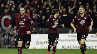 שחקני סלרניטנה חוגגים