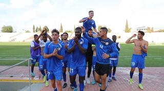 שחקני הפועל ראשל"צ חוגגים