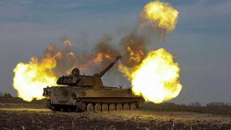 אוקראינה טנק אוקראיני יורה ב אזור חרקוב מלחמה עם רוסיה