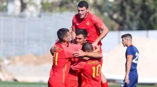 שחקני מ.ס אשדוד חוגגים