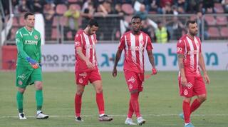 שחקני הפועל תל אביב מאוכזבים