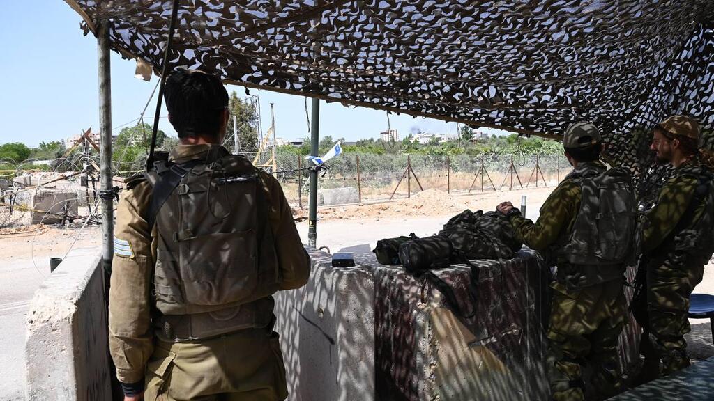 הלוחמים ששומרים בקו התפר