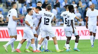 שחקני אשדוד חוגגים