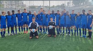 קבוצת נערים ב מכבי קביליו יפו